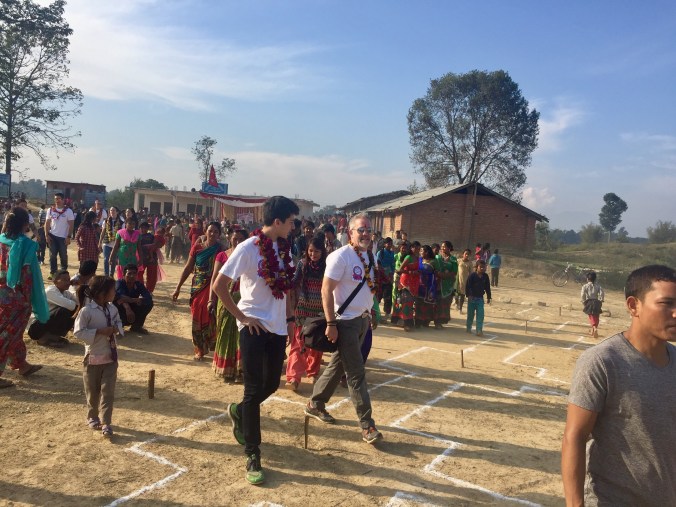 walking-to-school-site